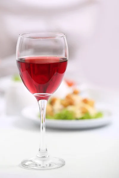 Cena con vino in ristorante — Foto Stock