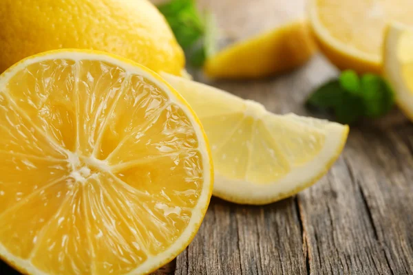 Limoni freschi maturi — Foto Stock