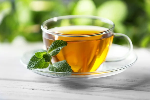Cup of tea with mint — Stock Photo, Image