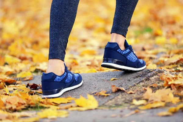 Sports woman legs — Stock Photo, Image