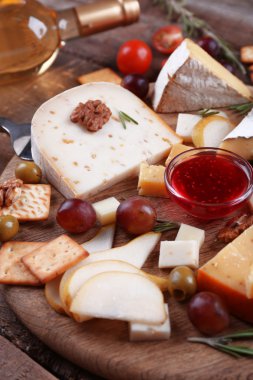 farklı peynir çeşitleri. 