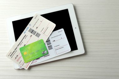 Kredi kartı ile tablet 