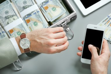 Para dolu ile işadamı