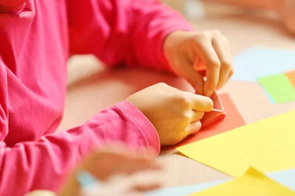 Children making swan — Stock Photo, Image