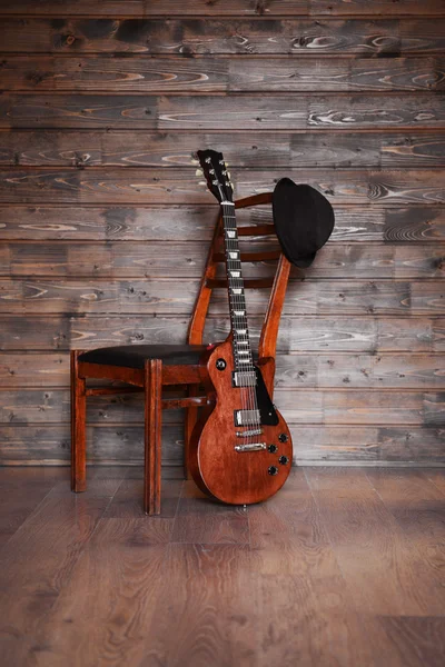 Barna elektromos gitár — Stock Fotó