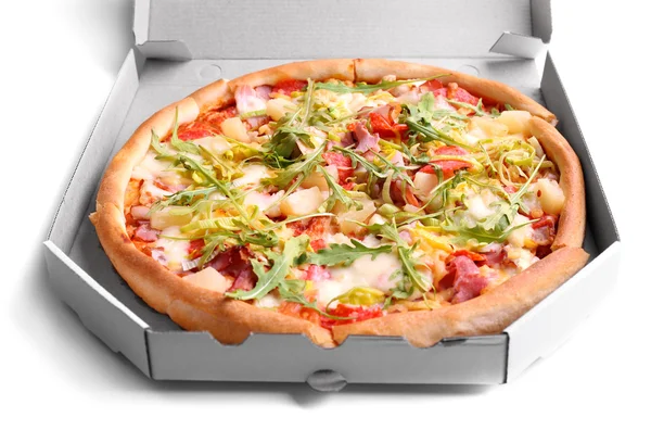 Świeżej pizzy w pudełku tekturow. — Zdjęcie stockowe