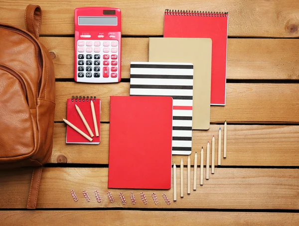 Ensemble scolaire avec sac à dos — Photo