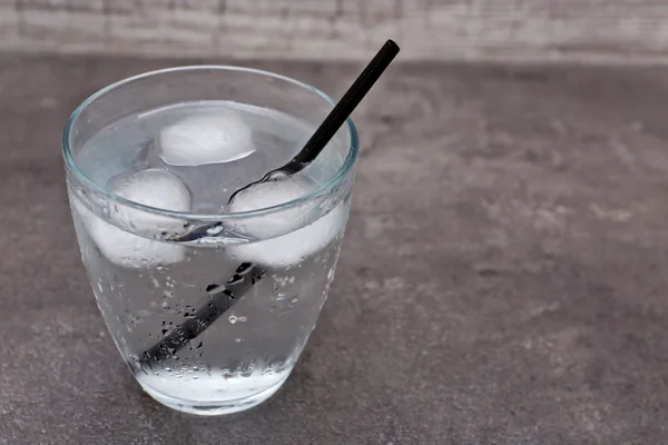 Vaso de agua de soda con hielo — Foto de Stock