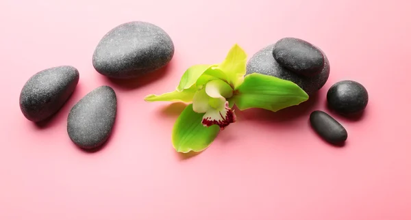 Wellness stones op achtergrond — Stockfoto