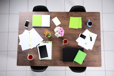 işyeri üst görünümü.