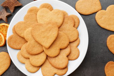 kalp şeklinde bisküvi 