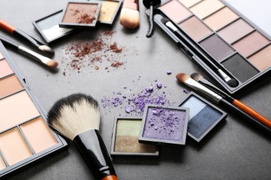 Dekoratif kozmetik ve aksesuarları