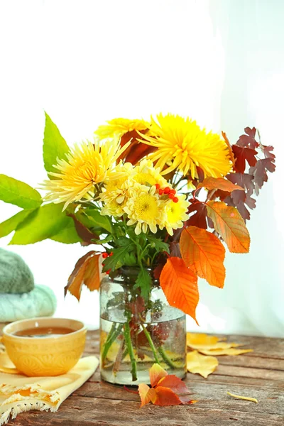 Bouquet with chrysanthemums flowers — Stock Photo, Image