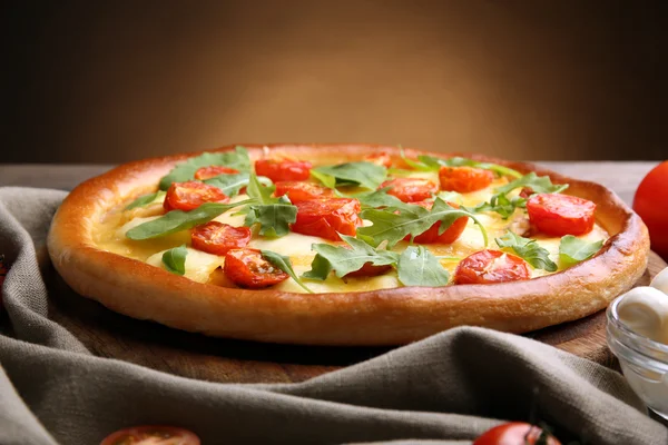 Pizza Margherita z rukolą — Zdjęcie stockowe