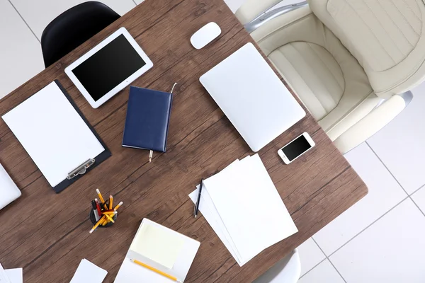 Bürotisch für Besprechungen — Stockfoto