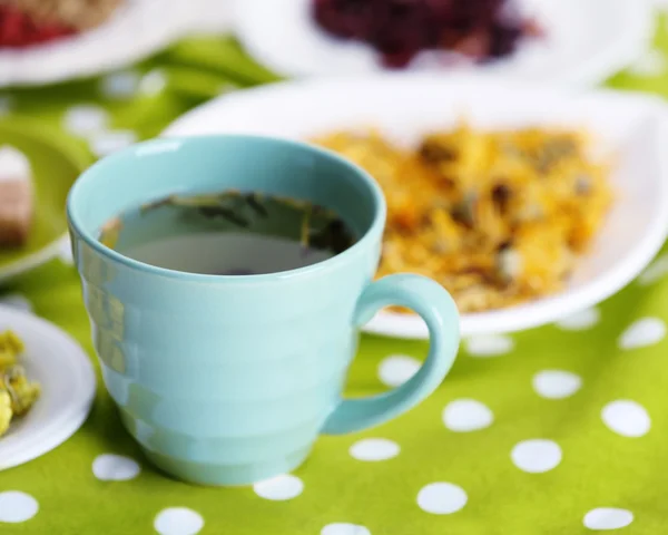Cup of tea with aromatic dry tea — Stock Photo, Image