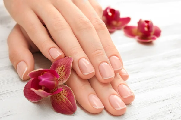 Woman hands with beautiful manicure — Stock Photo, Image