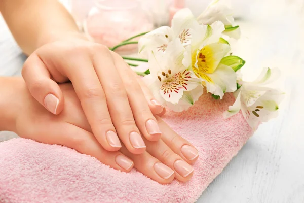 Woman hands with beautiful manicure — Stock Photo, Image