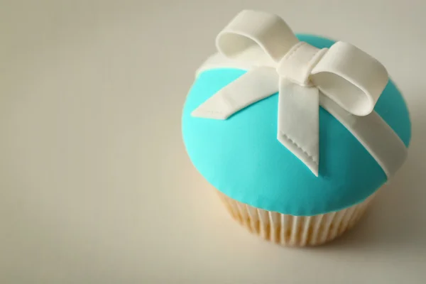 Tasty delicious cupcake — Stock Photo, Image