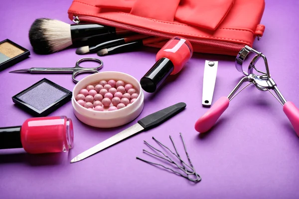 Cosmétiques de maquillage et outils de manucure — Photo