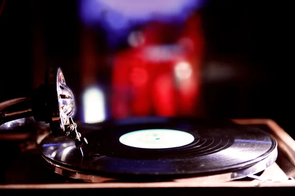 Turntable with vinyl record — Stock Photo, Image