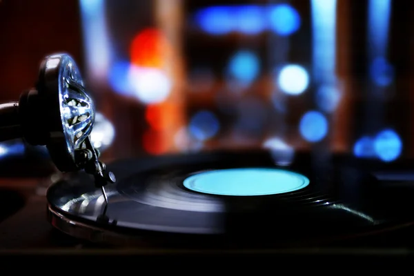 Turntable with vinyl record — Stock Photo, Image