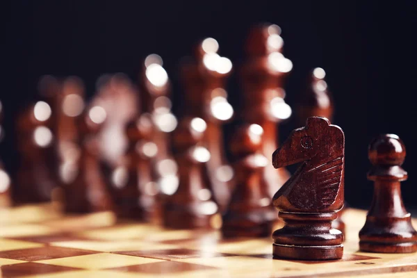 チェスの駒とゲームのボード — ストック写真