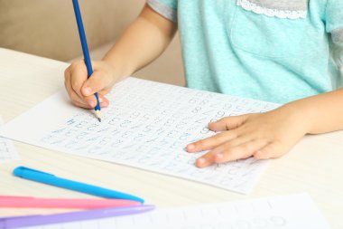 Yazmak temel öğrenir 