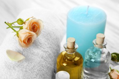 Tahta masadaki spa seti