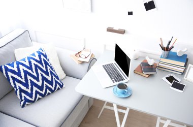 Modern iç. Rahat çalışma alanı. 