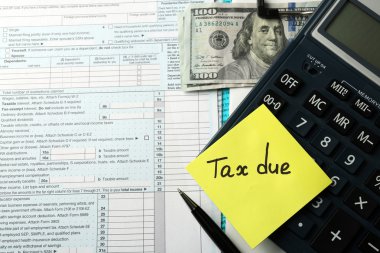 Nakit ile siyah hesap makinesi