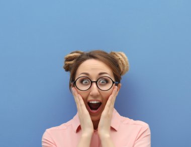 çekici sarışın kızı  