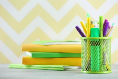 Metal tutucu Kırtasiye 