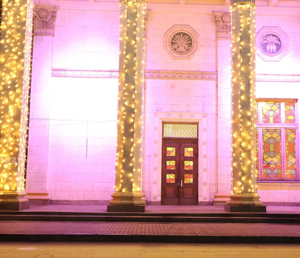 Iluminação de Natal em fachada — Fotografia de Stock