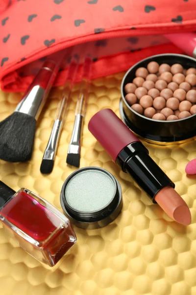 Make-up set met schoonheidsspecialiste — Stockfoto