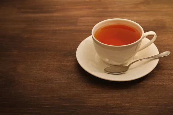Taza blanca con té —  Fotos de Stock
