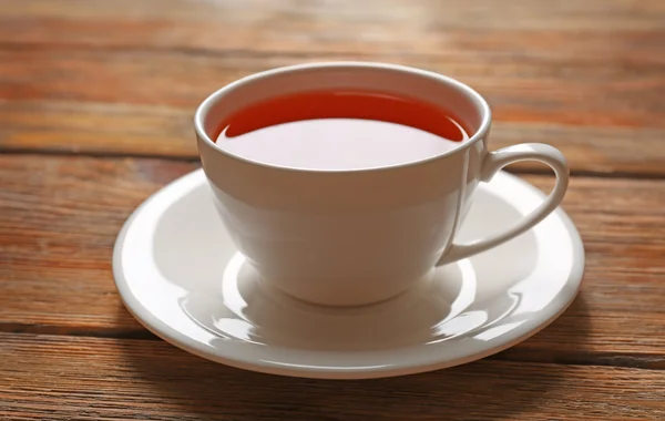 Białe filiżanka z herbatą — Zdjęcie stockowe