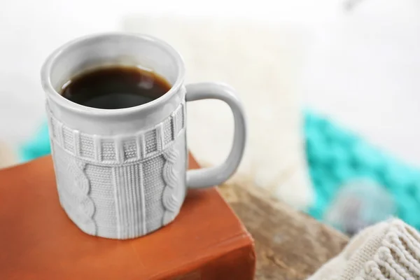 Vinter sammansättning med kopp varm dryck — Stockfoto