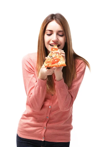 Frau isst Scheibe heiße Pizza — Stockfoto