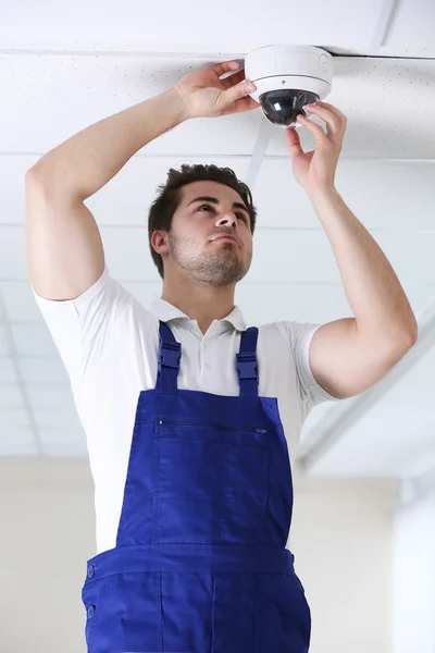 Professional Cctv technik pracy. — Zdjęcie stockowe