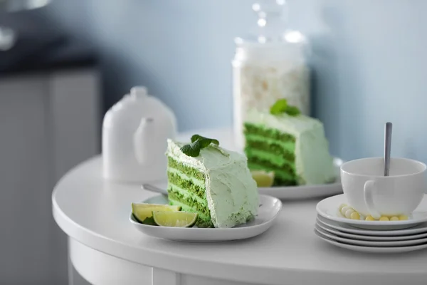 Вкусный лаймовый торт — стоковое фото