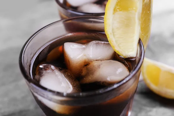 Vaso de agua de soda con hielo — Foto de Stock