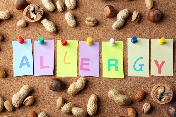 Word ALLERGY with nuts — Stock Photo, Image