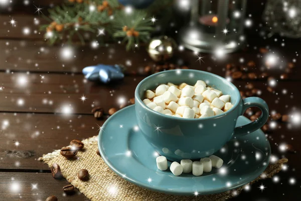 Tazza di cioccolata calda e marshmallow — Foto Stock