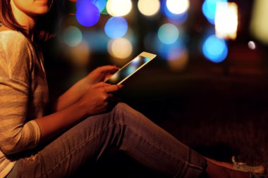 Tablet-PC'niz kadının elinde