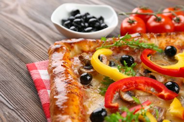 Taze ev yapımı pizza  