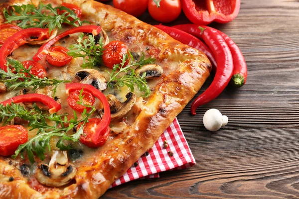 Taze ev yapımı pizza — Stok fotoğraf