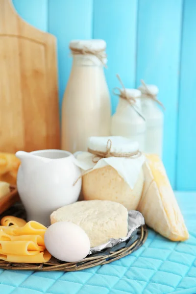 Taze süt ve süt ürünleri kümesi — Stok fotoğraf