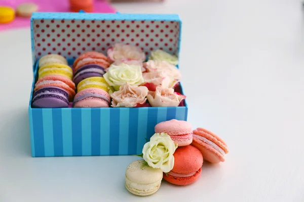 Tasty macaroons in box — Stock Photo, Image