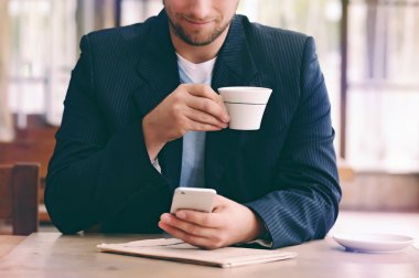 çalışan genç işadamı 